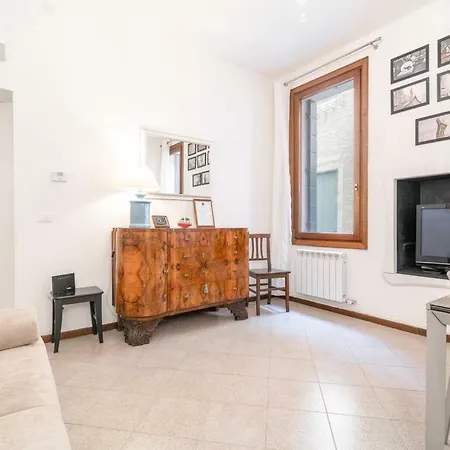 Casa Delle Botteghe شقة *