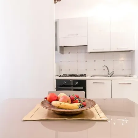 Casa Delle Botteghe *